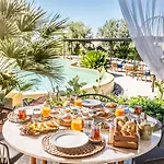 Port Ladera - Adult Only Hotel