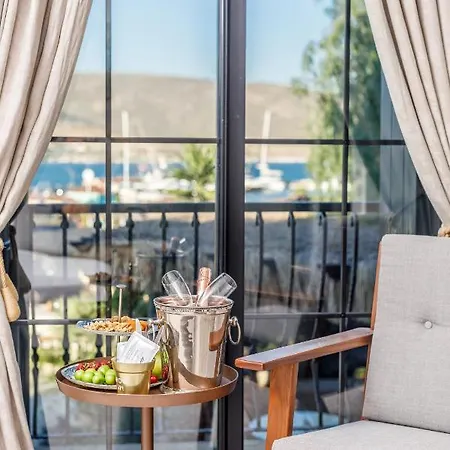 Port Ladera - Adult Only Hotel
