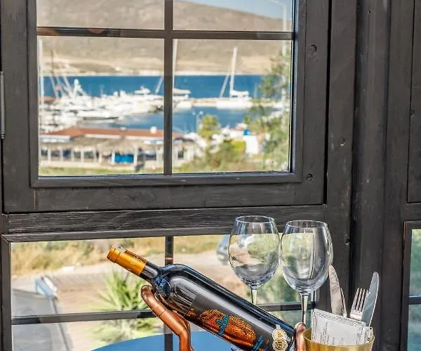 Port Ladera - Adult Only